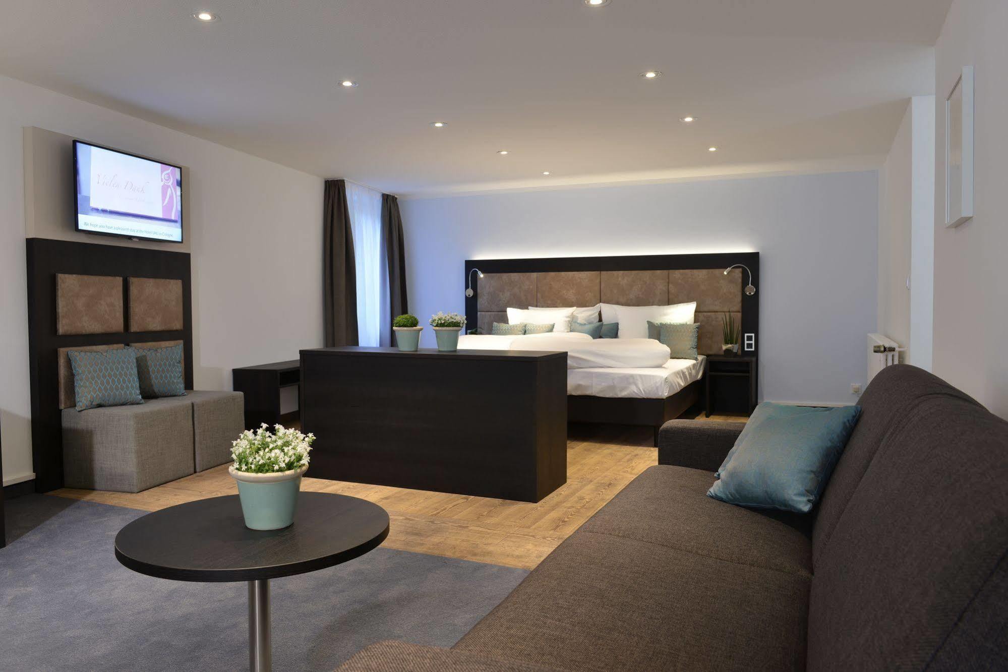 Uhu Gaestehaus Superior Cologne Luaran gambar
